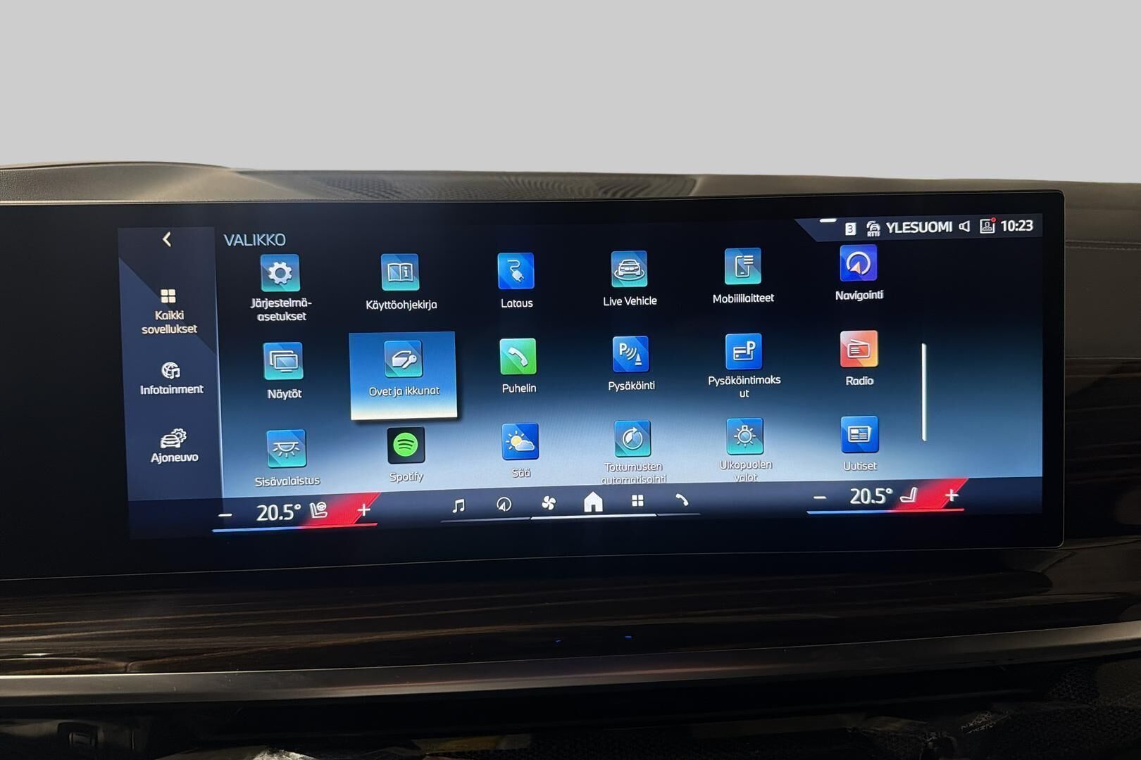 BMW X5 iso kuva 34