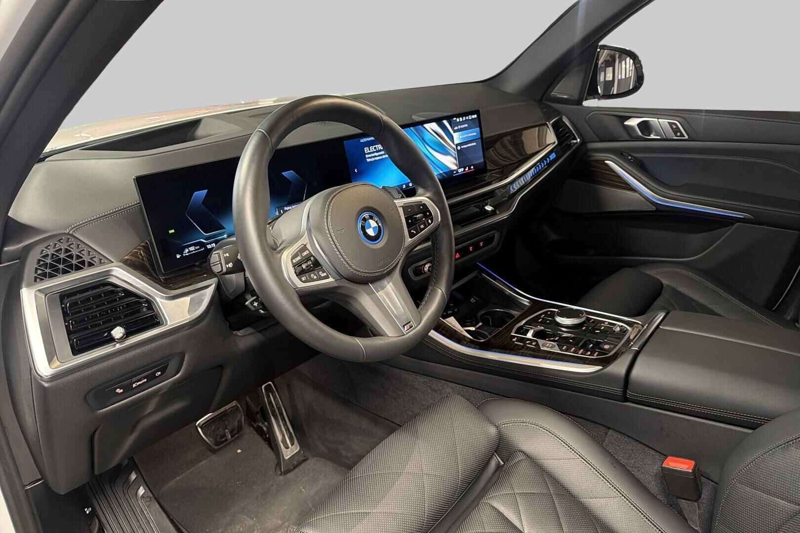 BMW X5 iso kuva 8