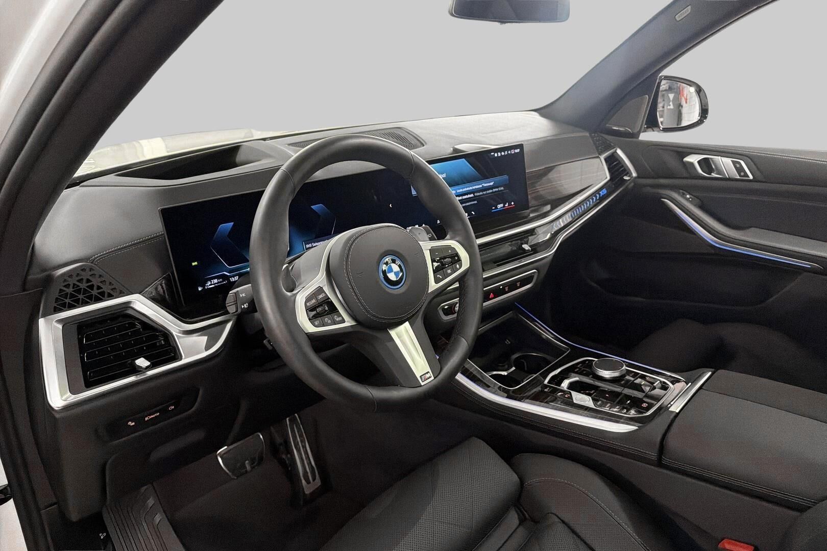 BMW X5 iso kuva 8