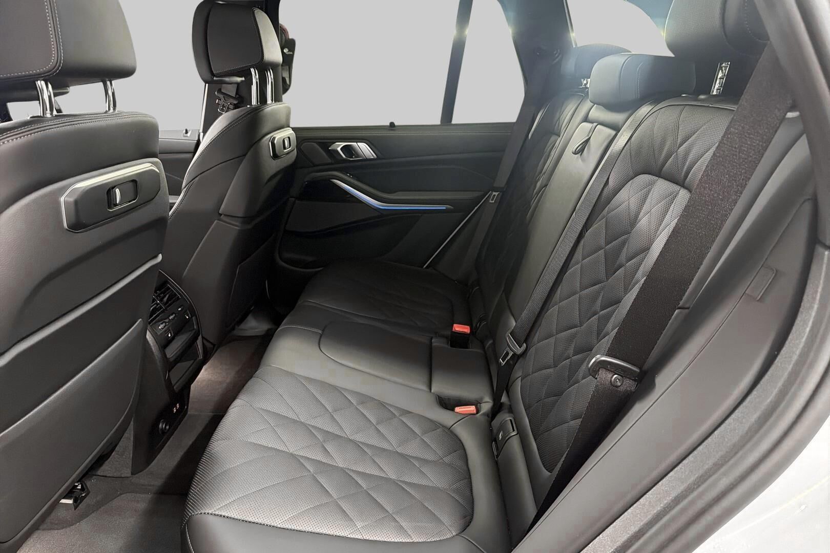 BMW X5 iso kuva 9