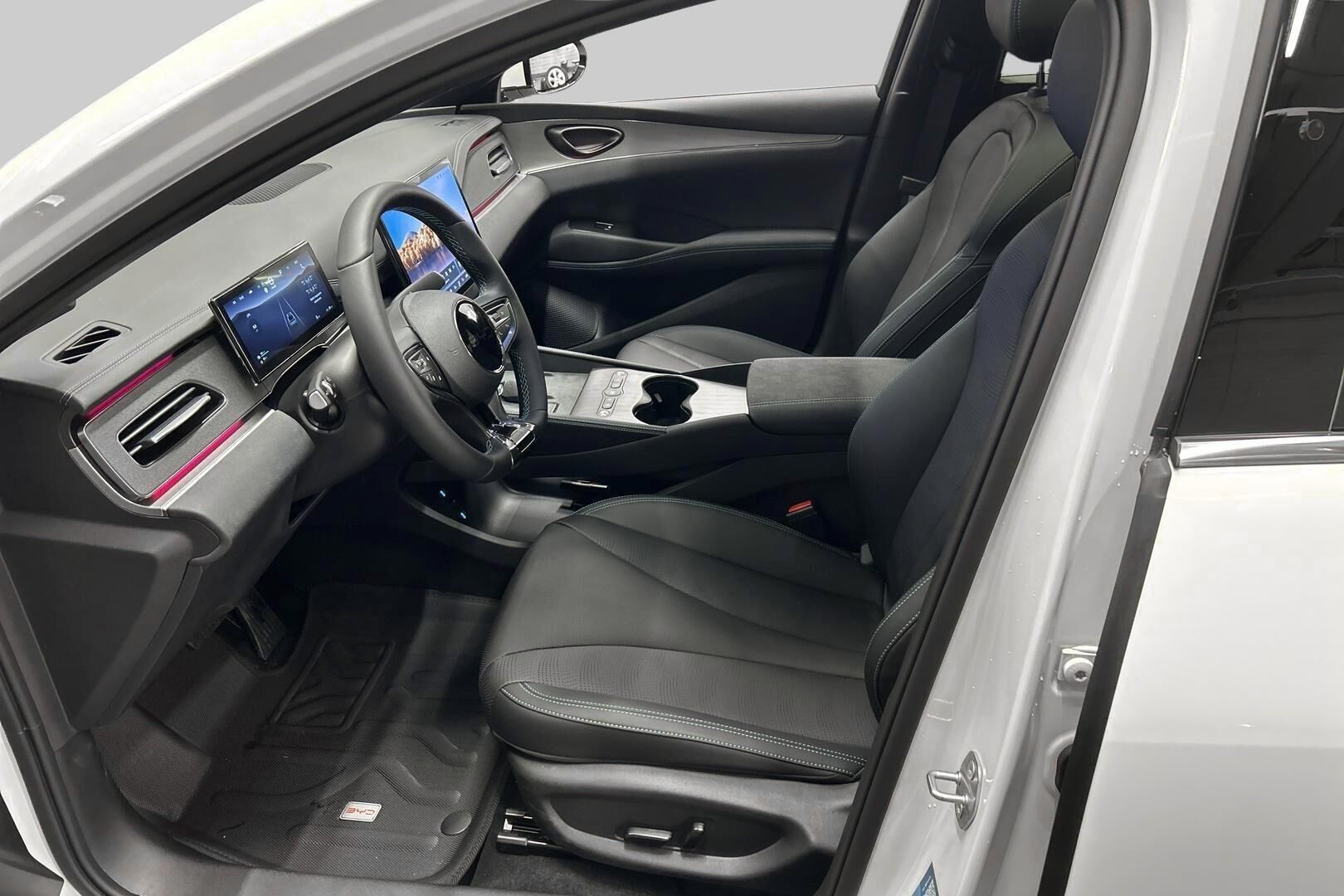 BYD Seal 6 DM-i iso kuva 8