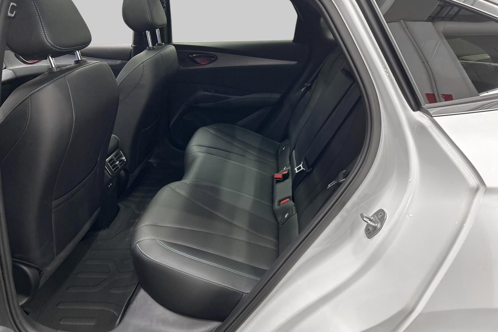 BYD Seal 6 DM-i iso kuva 9