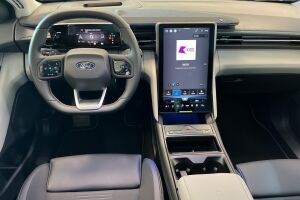 Ford Explorer esikatselu 9