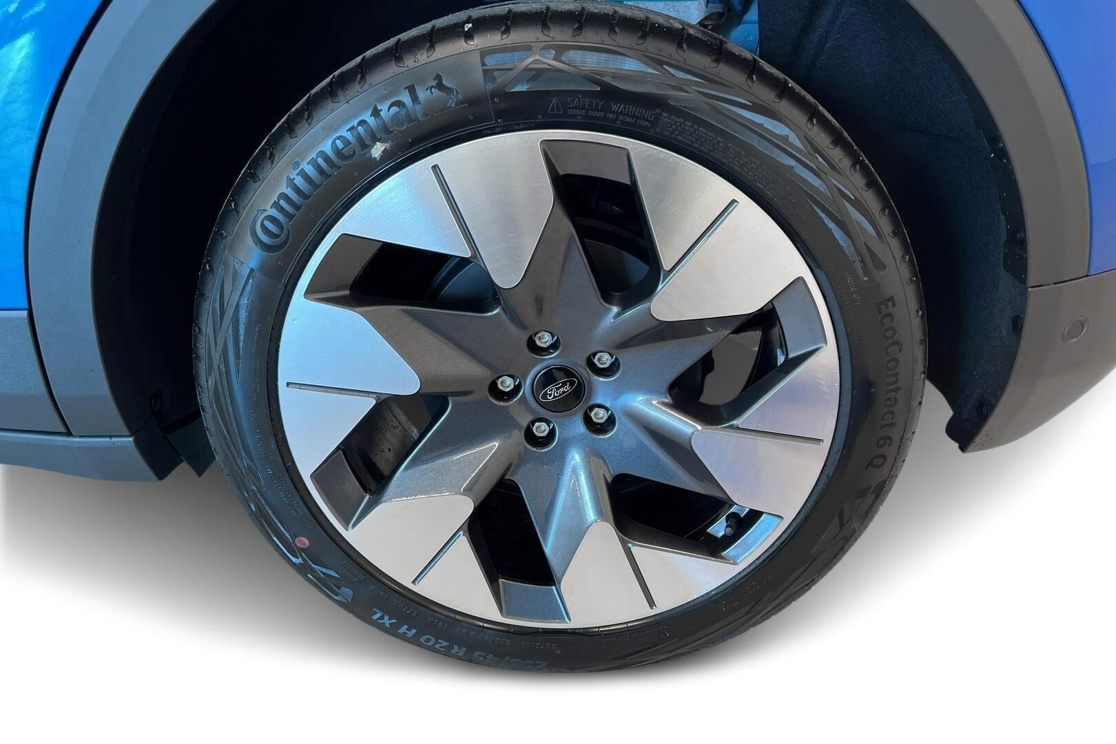 Ford Explorer iso kuva 12