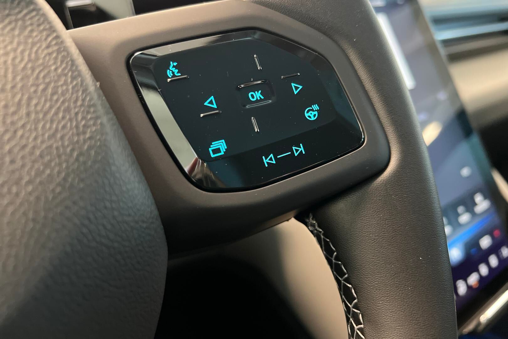 Ford Explorer iso kuva 16