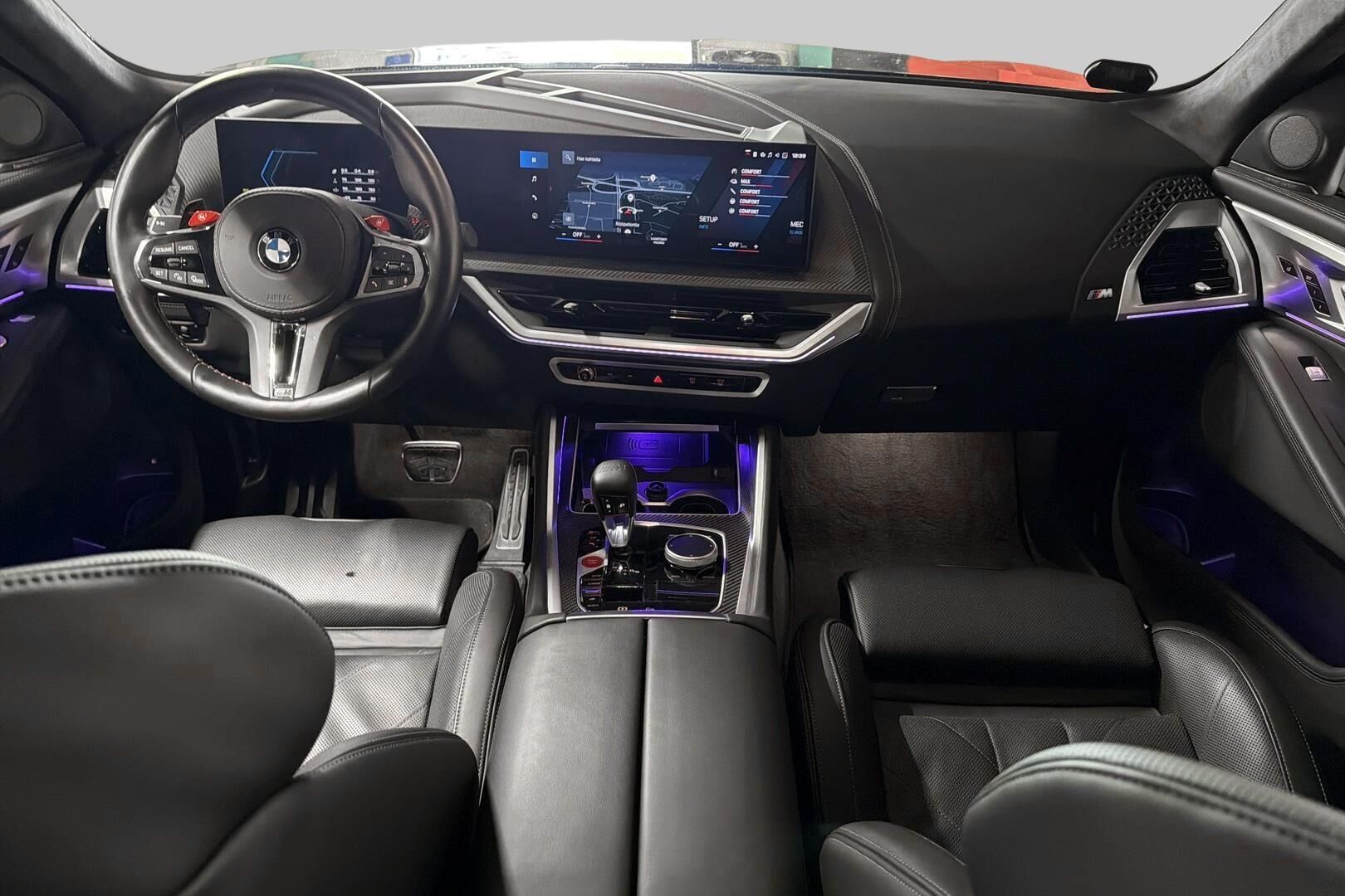 BMW XM iso kuva 9