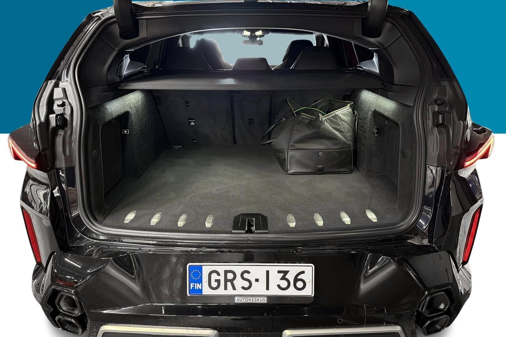 BMW XM iso kuva 10
