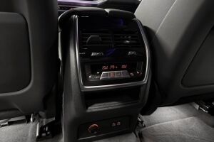 BMW XM esikatselu 12