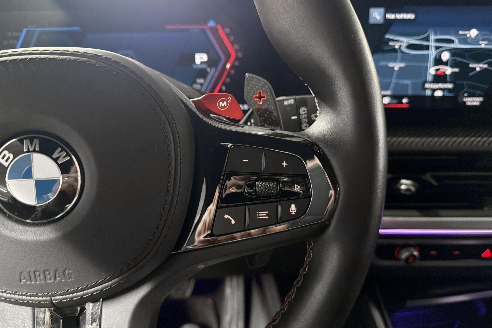 BMW XM iso kuva 15