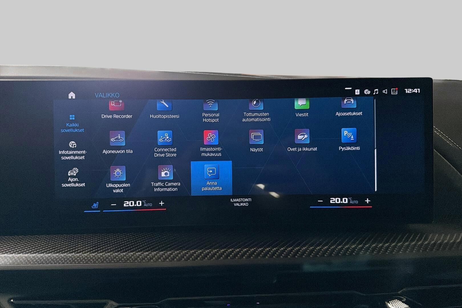 BMW XM iso kuva 24