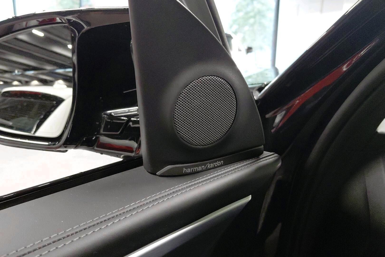 BMW XM iso kuva 5
