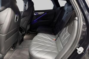 BMW XM esikatselu 8