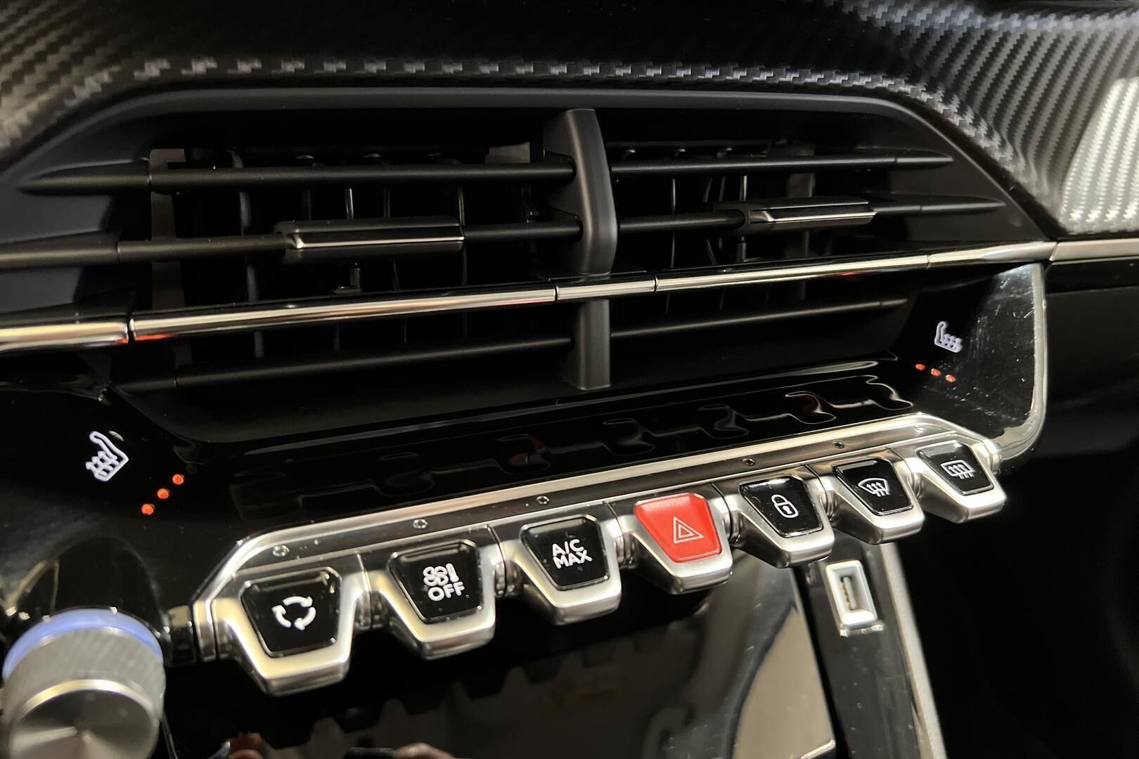 Peugeot 208 iso kuva 16