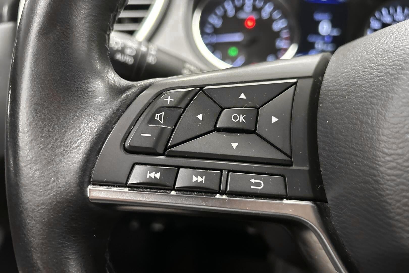 Nissan Qashqai iso kuva 15