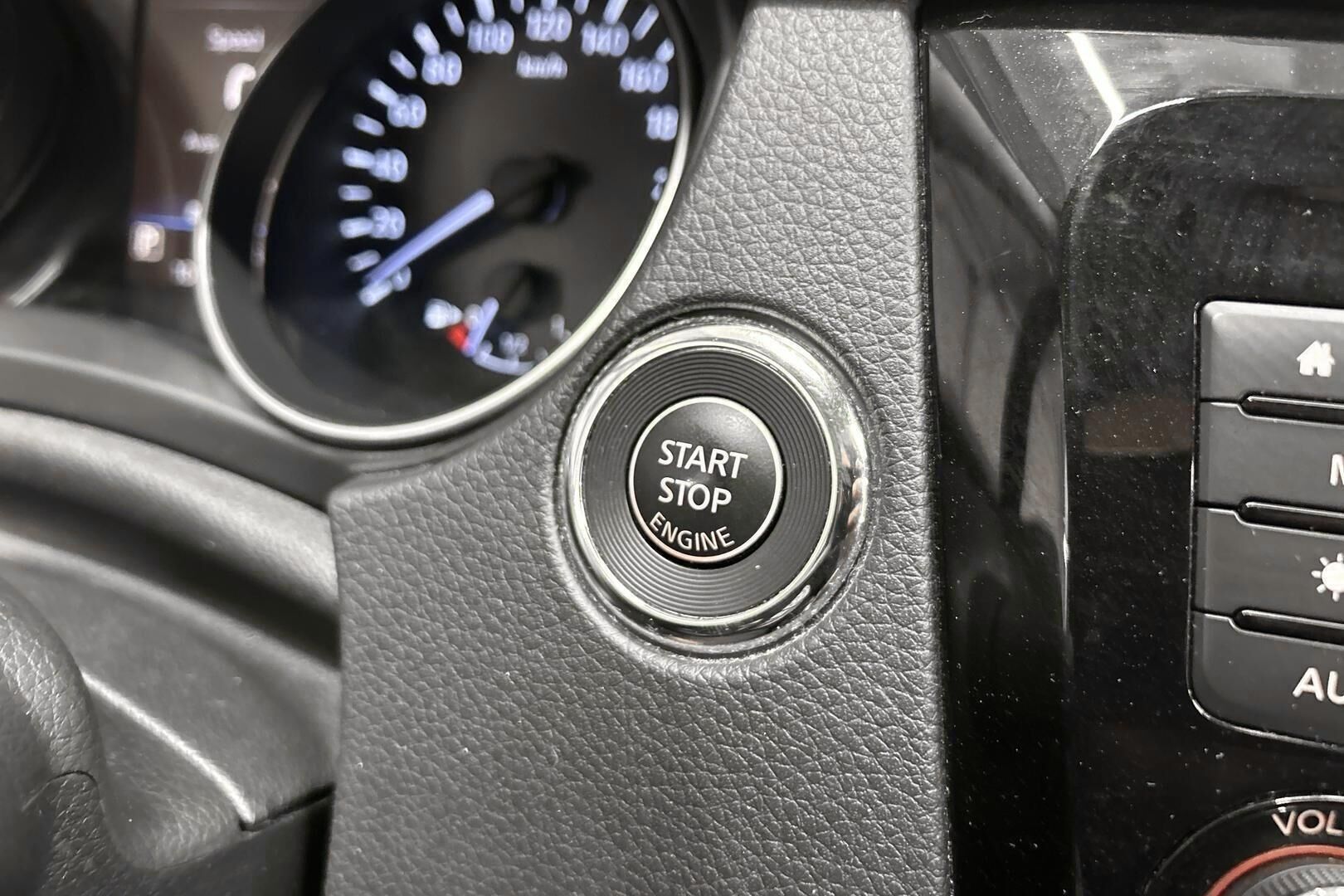 Nissan Qashqai iso kuva 50