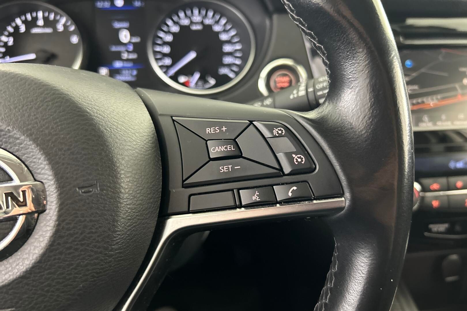 Nissan Qashqai iso kuva 15