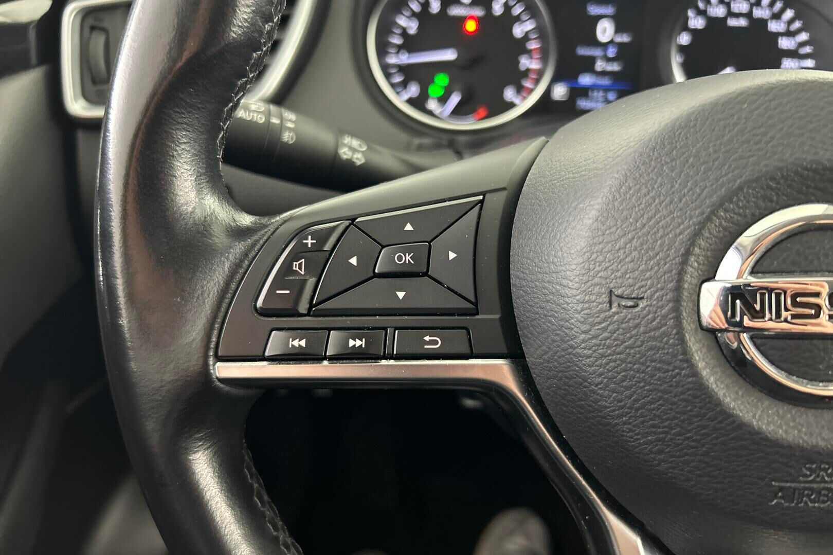 Nissan Qashqai iso kuva 17