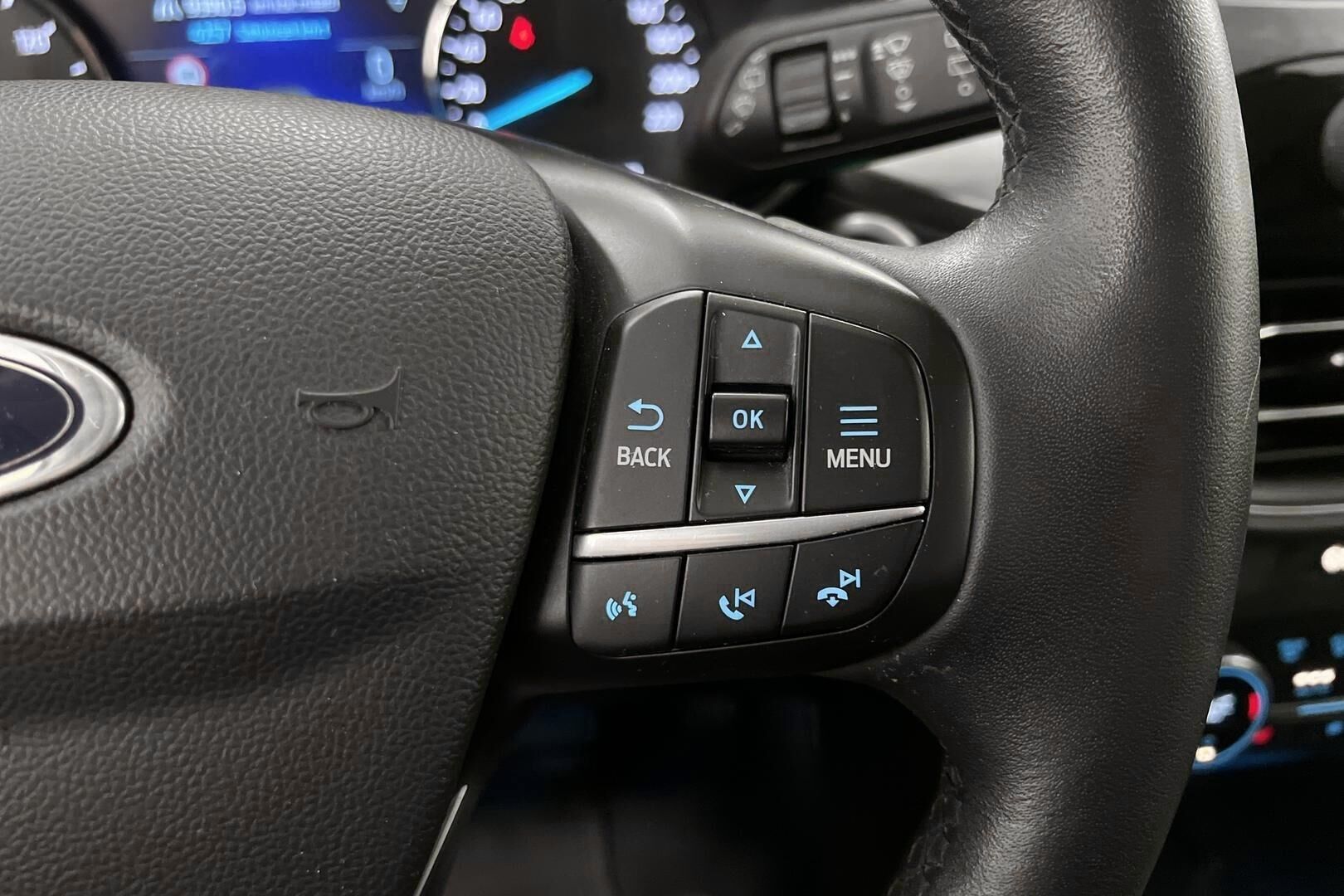 Ford Kuga iso kuva 17