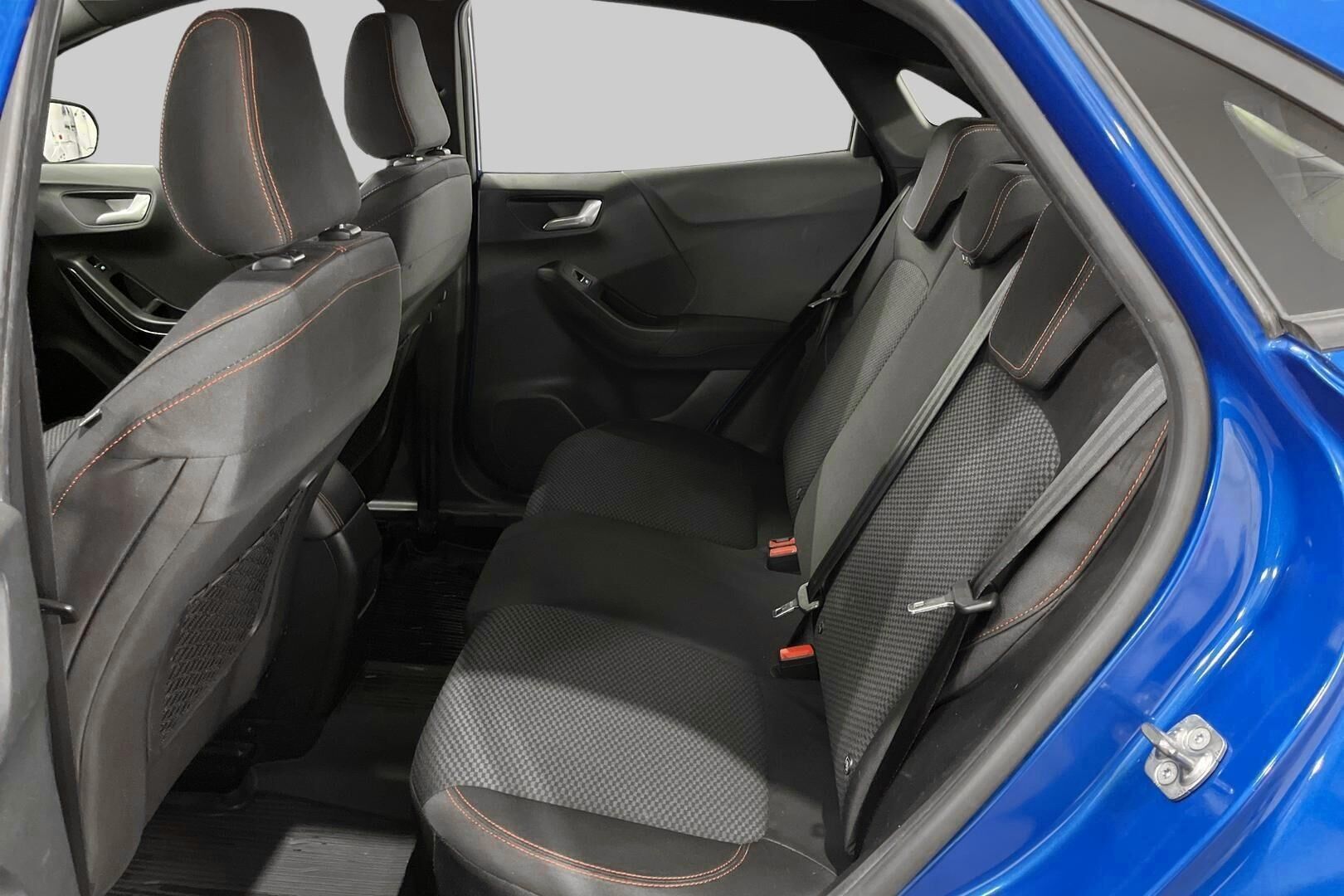 Ford Puma iso kuva 8