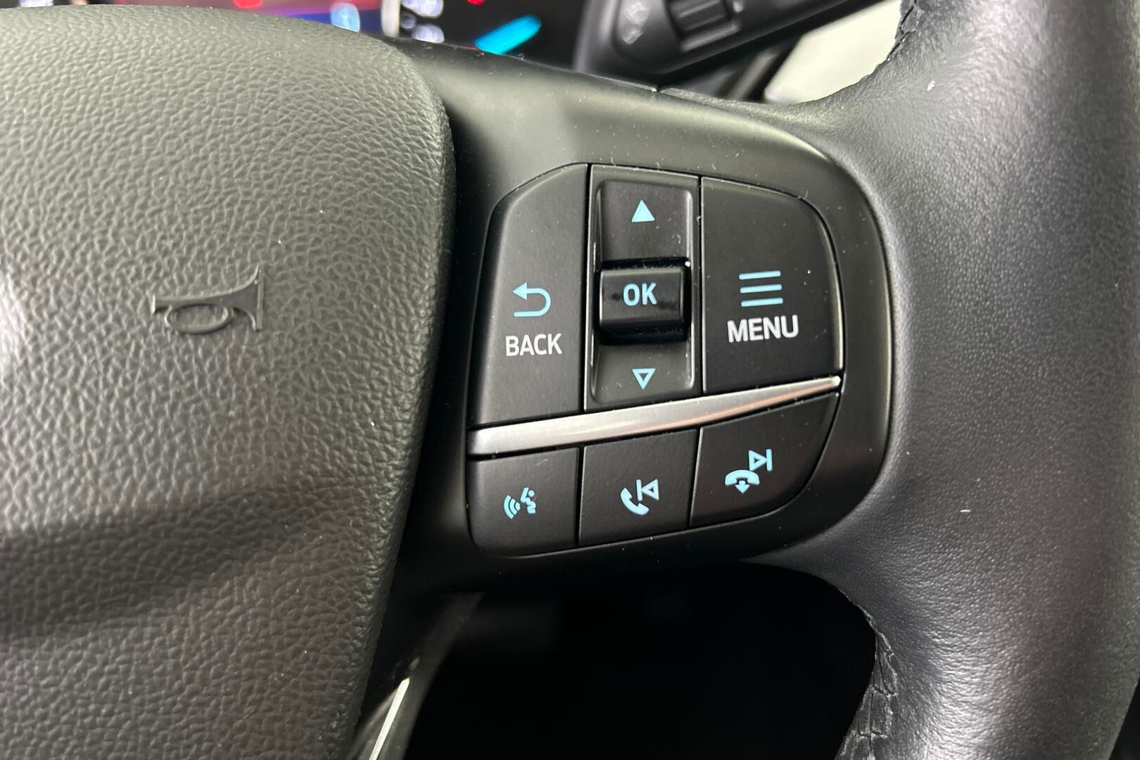 Ford Kuga iso kuva 20