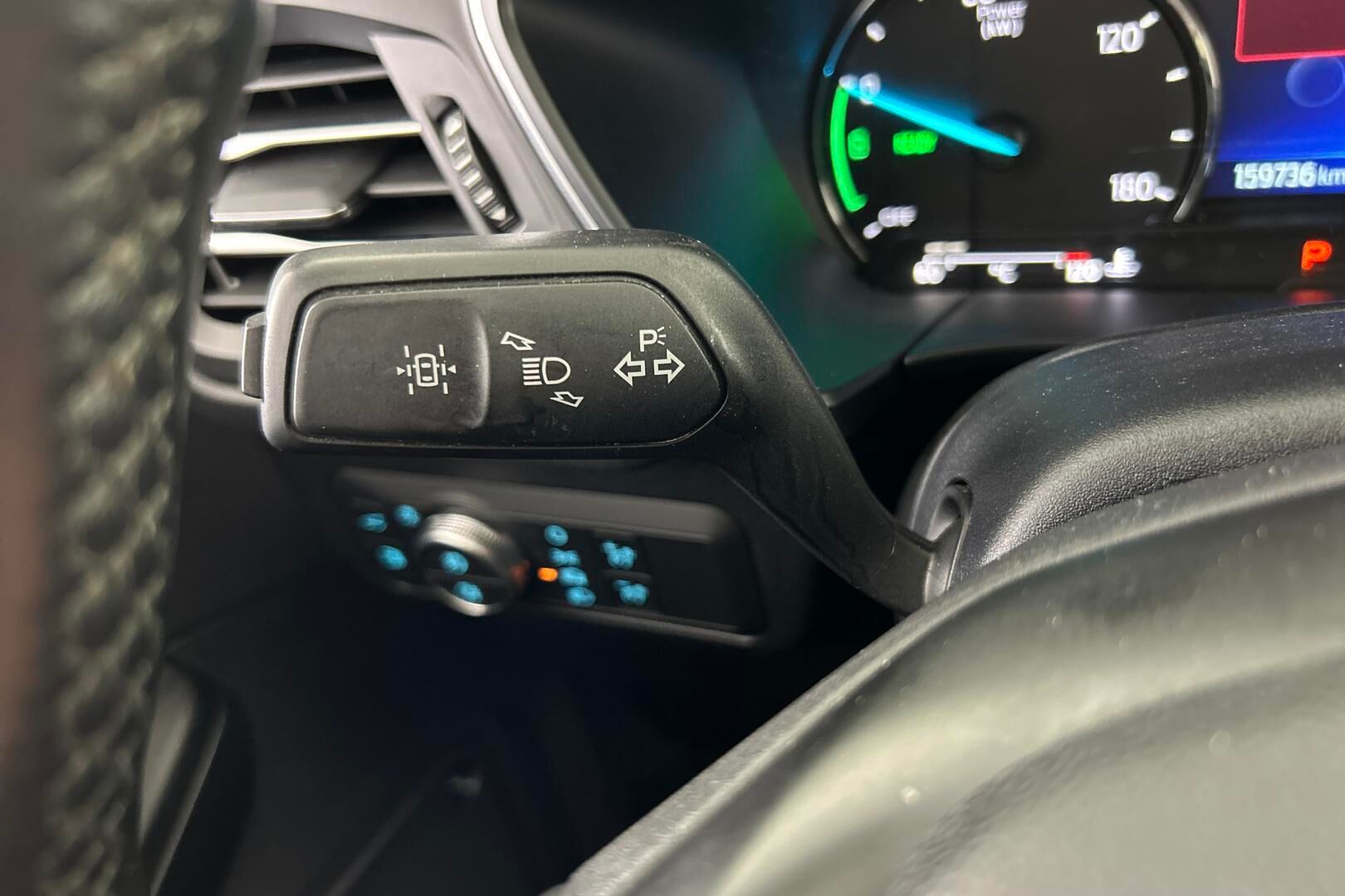 Ford Kuga iso kuva 23