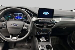 Ford Kuga esikatselu 11
