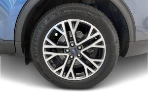 Ford Kuga esikatselu 13