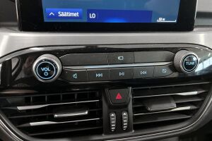 Ford Kuga esikatselu 16