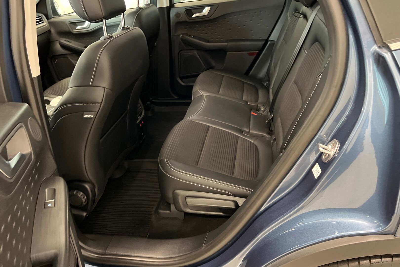Ford Kuga iso kuva 9