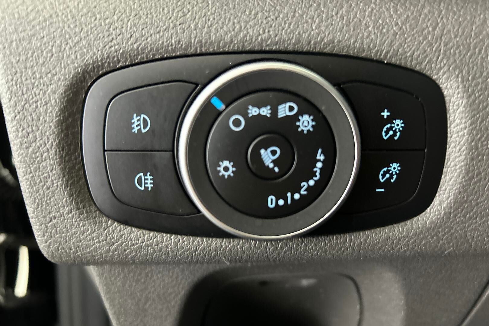 Ford Transit Custom iso kuva 23