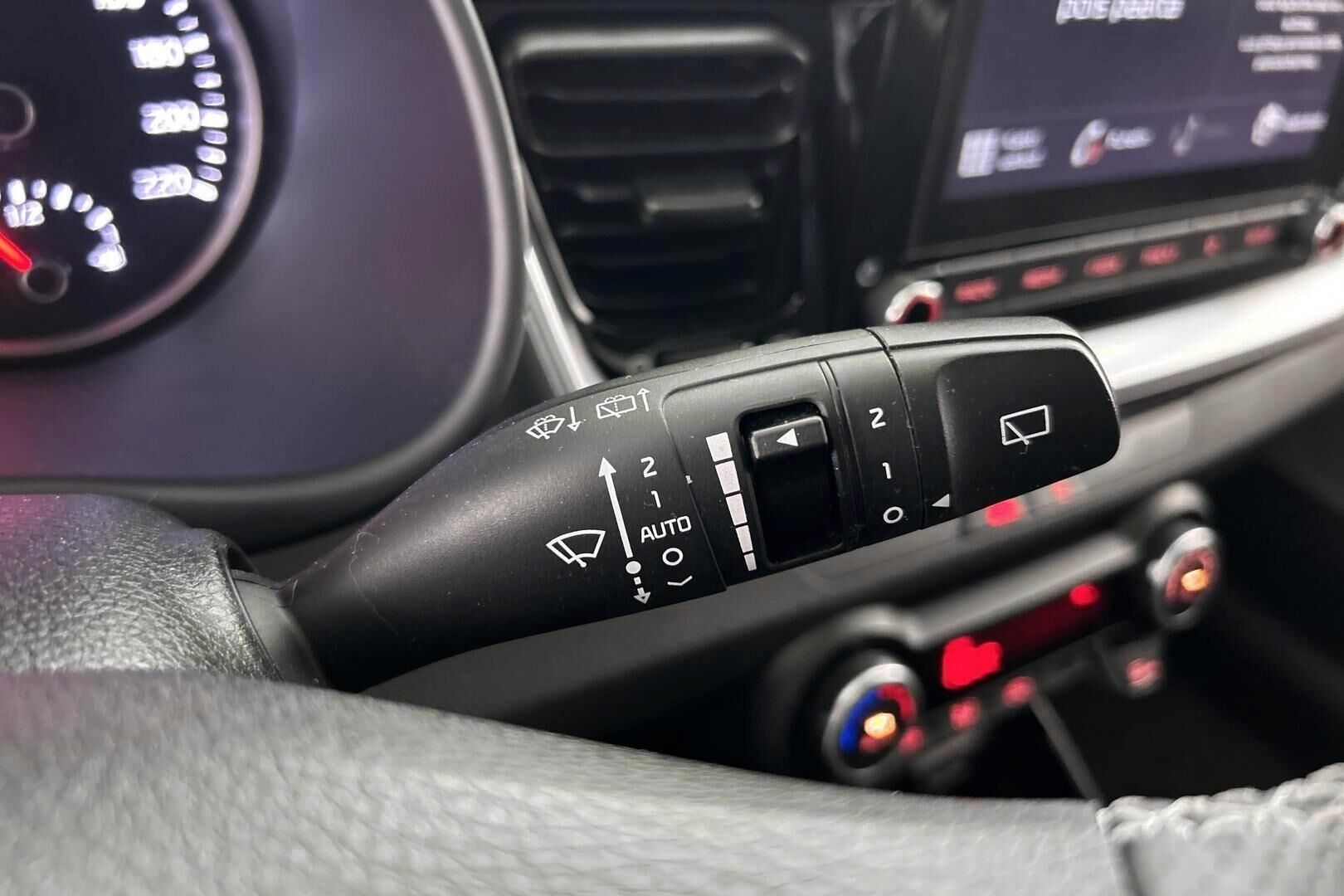 Kia Stonic iso kuva 13