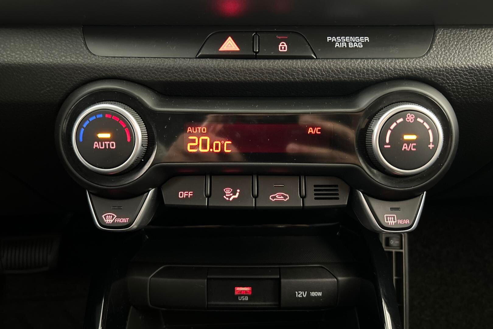 Kia Stonic iso kuva 24