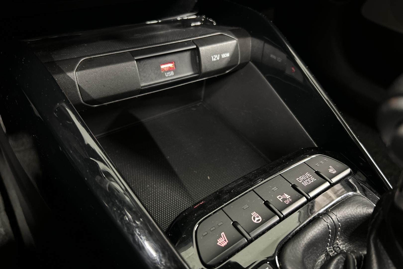 Kia Stonic iso kuva 22