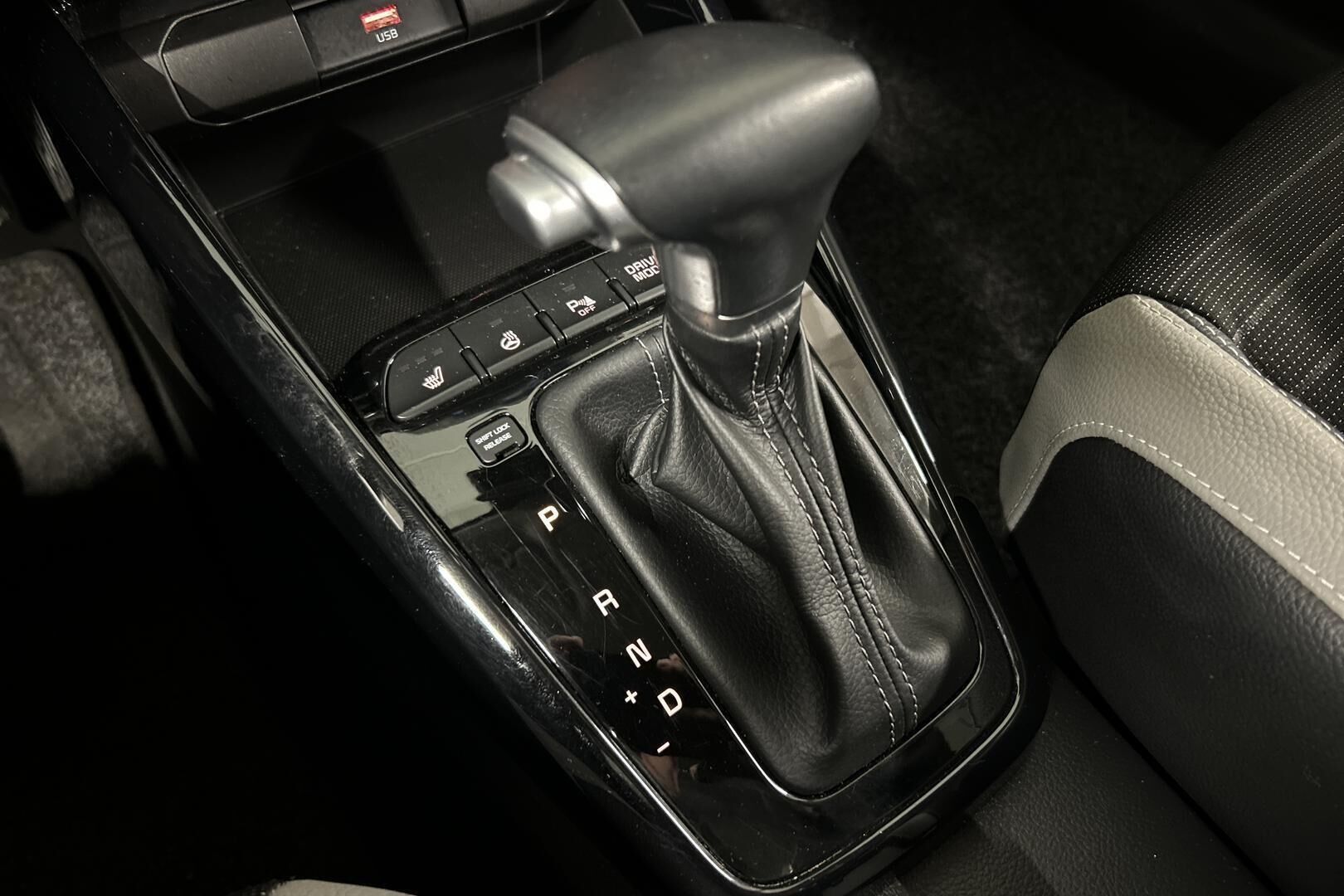 Kia Stonic iso kuva 23