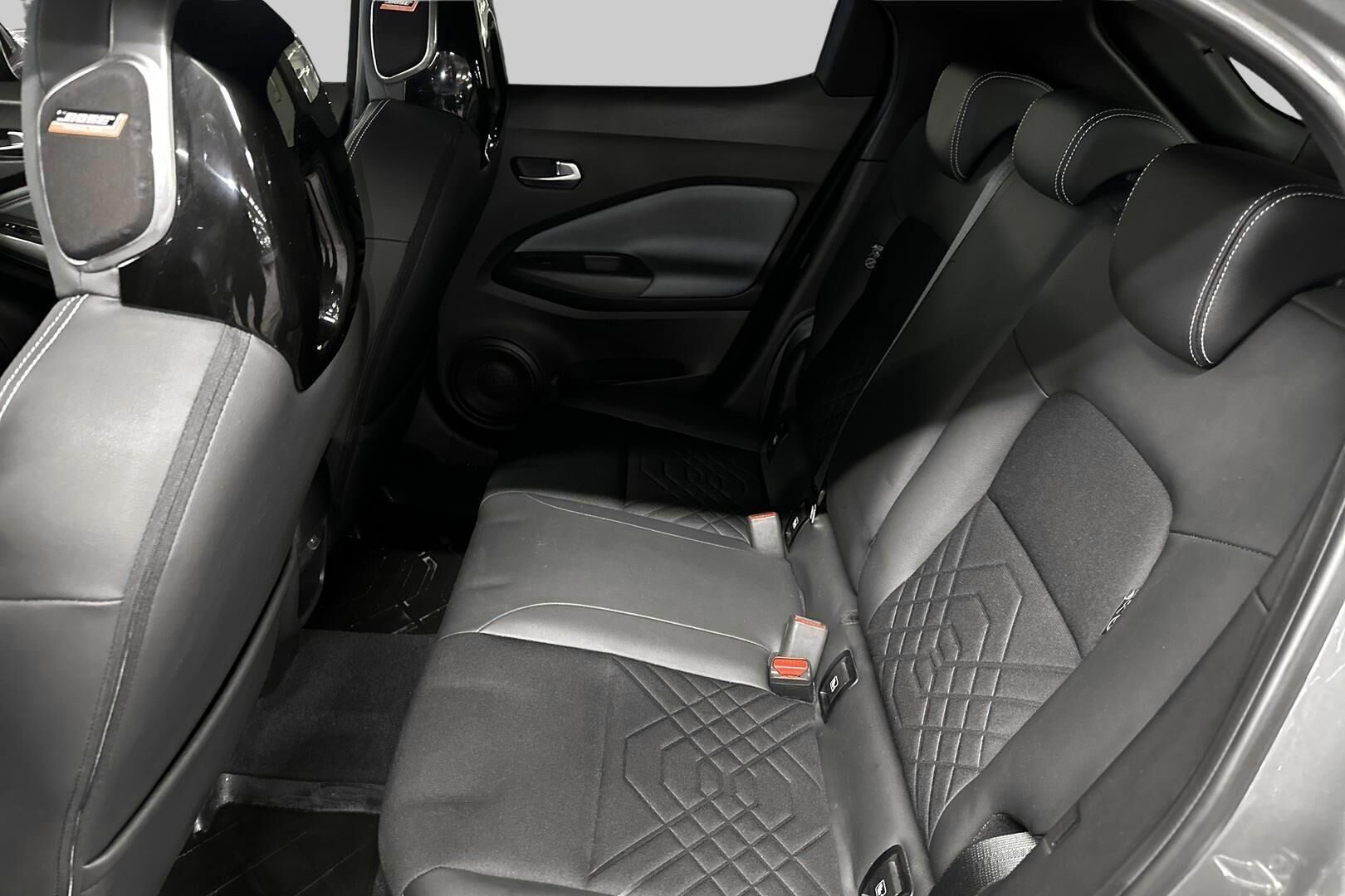 Nissan Juke iso kuva 9