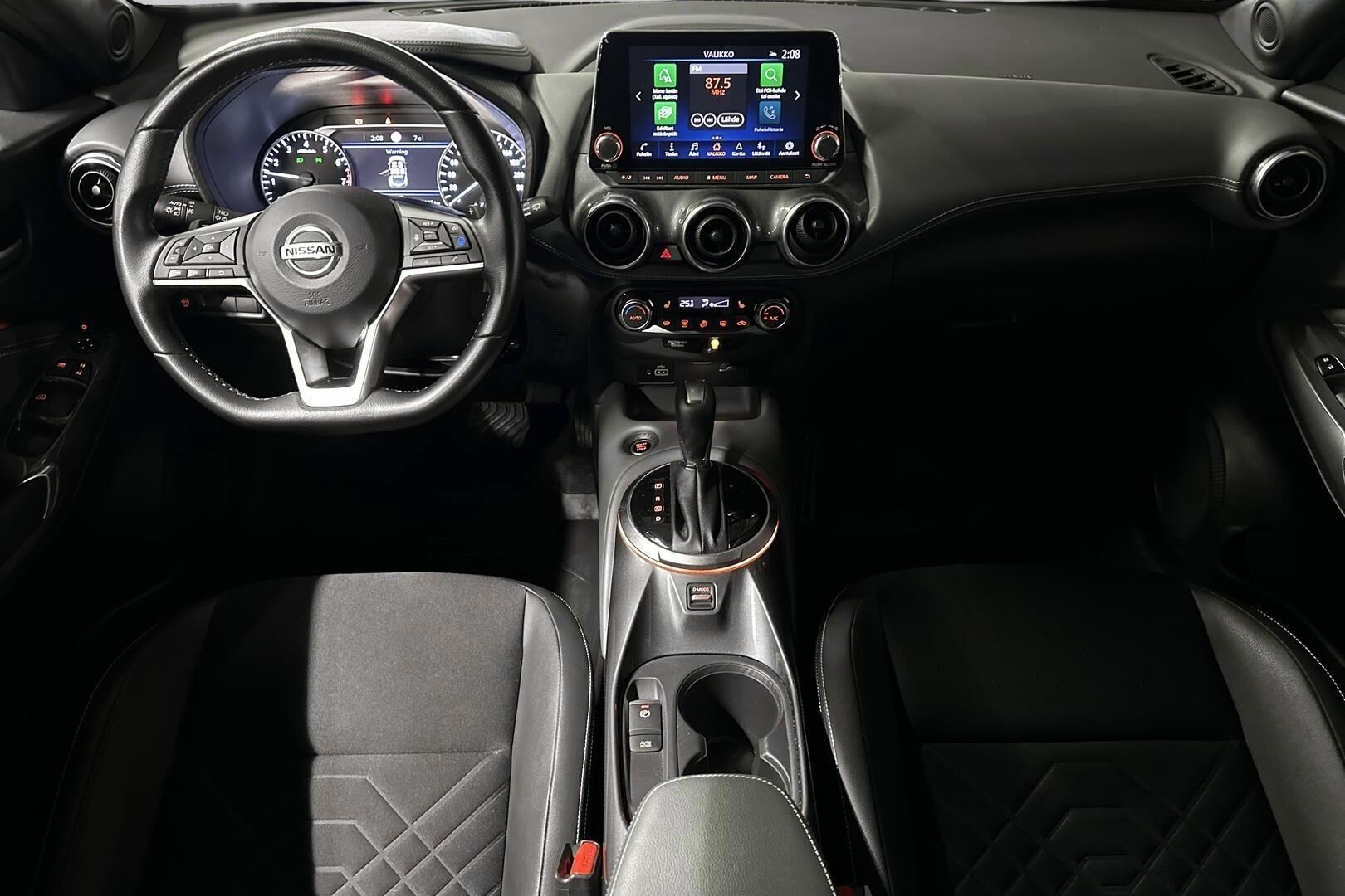 Nissan Juke iso kuva 10