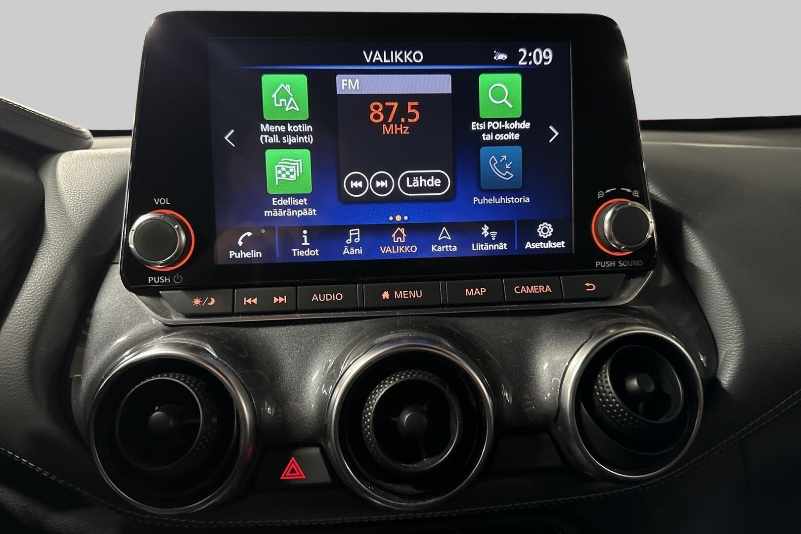 Nissan Juke iso kuva 13