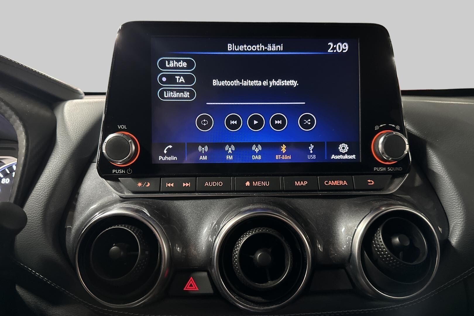Nissan Juke iso kuva 14