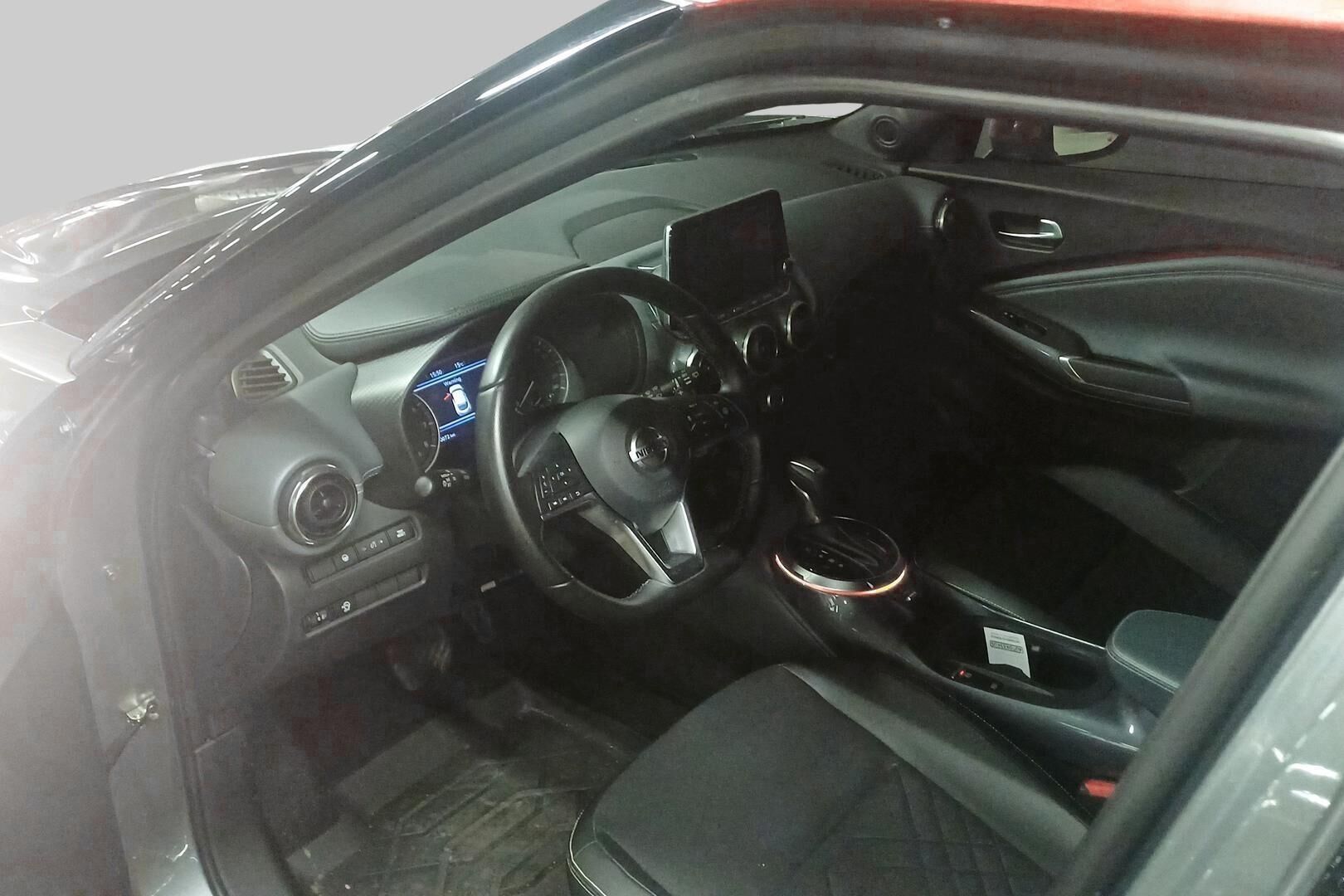 Nissan Juke iso kuva 2