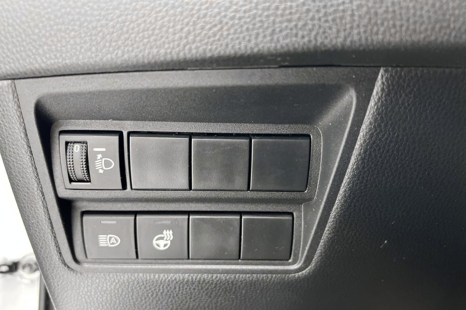 Toyota Yaris iso kuva 25