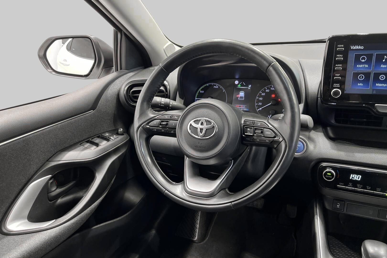 Toyota Yaris iso kuva 27