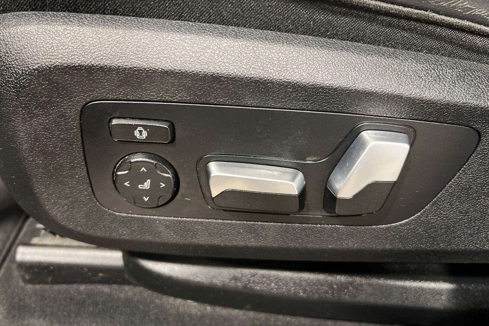 BMW X5 iso kuva 13