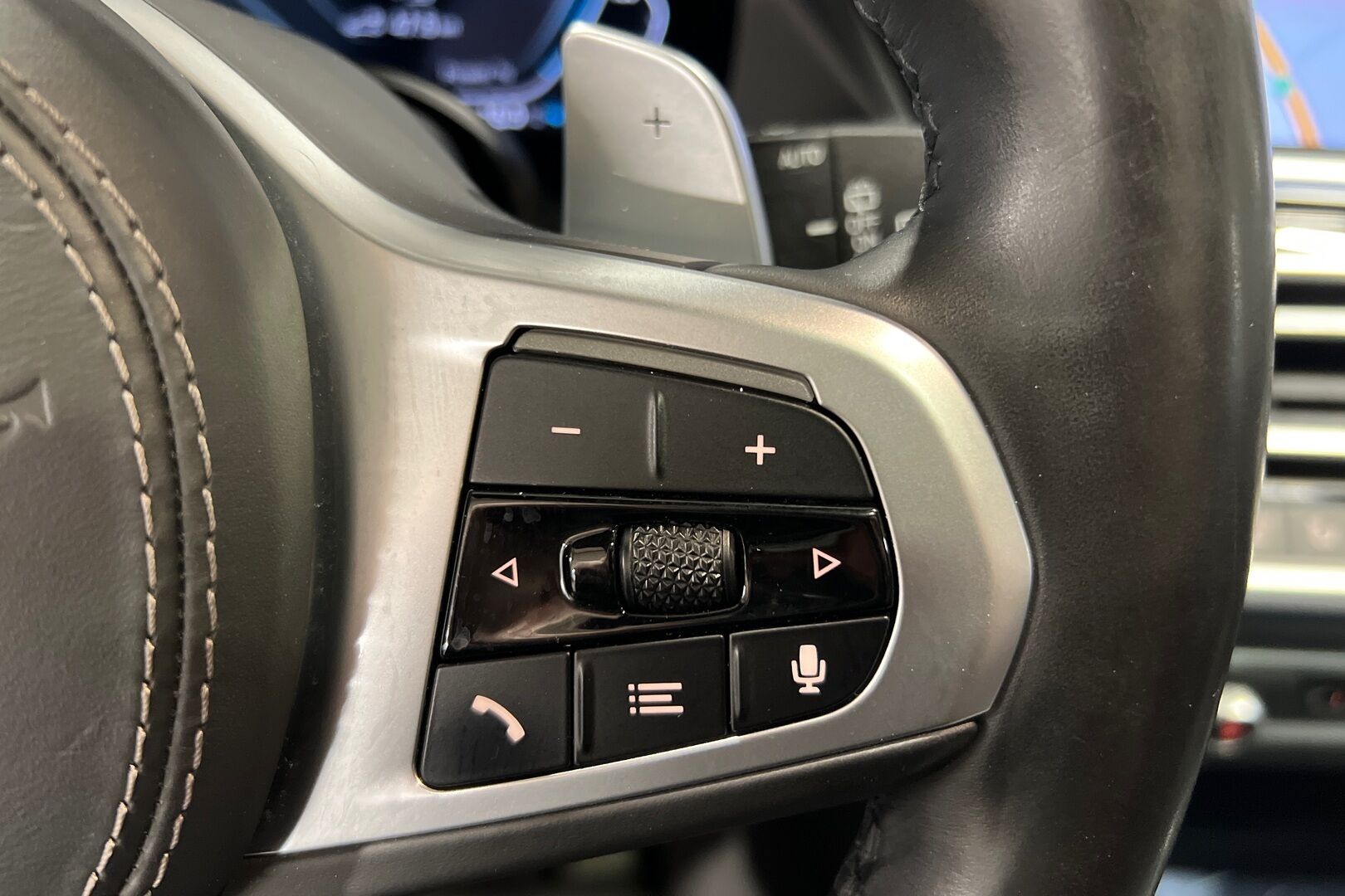 BMW X5 iso kuva 18