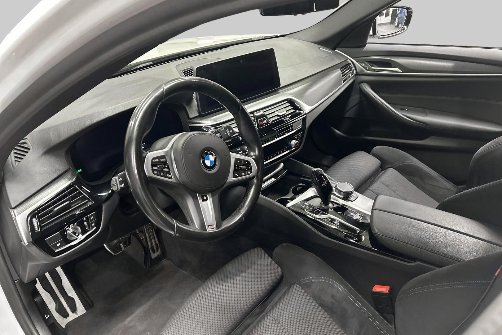 BMW 5-sarja iso kuva 9