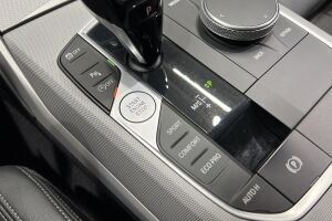 BMW 3-SARJA esikatselu 21