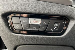 BMW 3-SARJA esikatselu 32