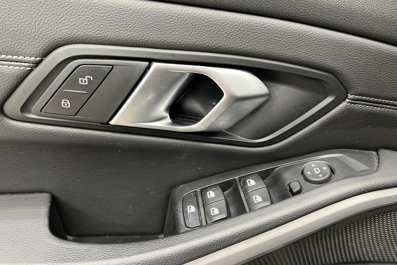 BMW 3-SARJA iso kuva 33