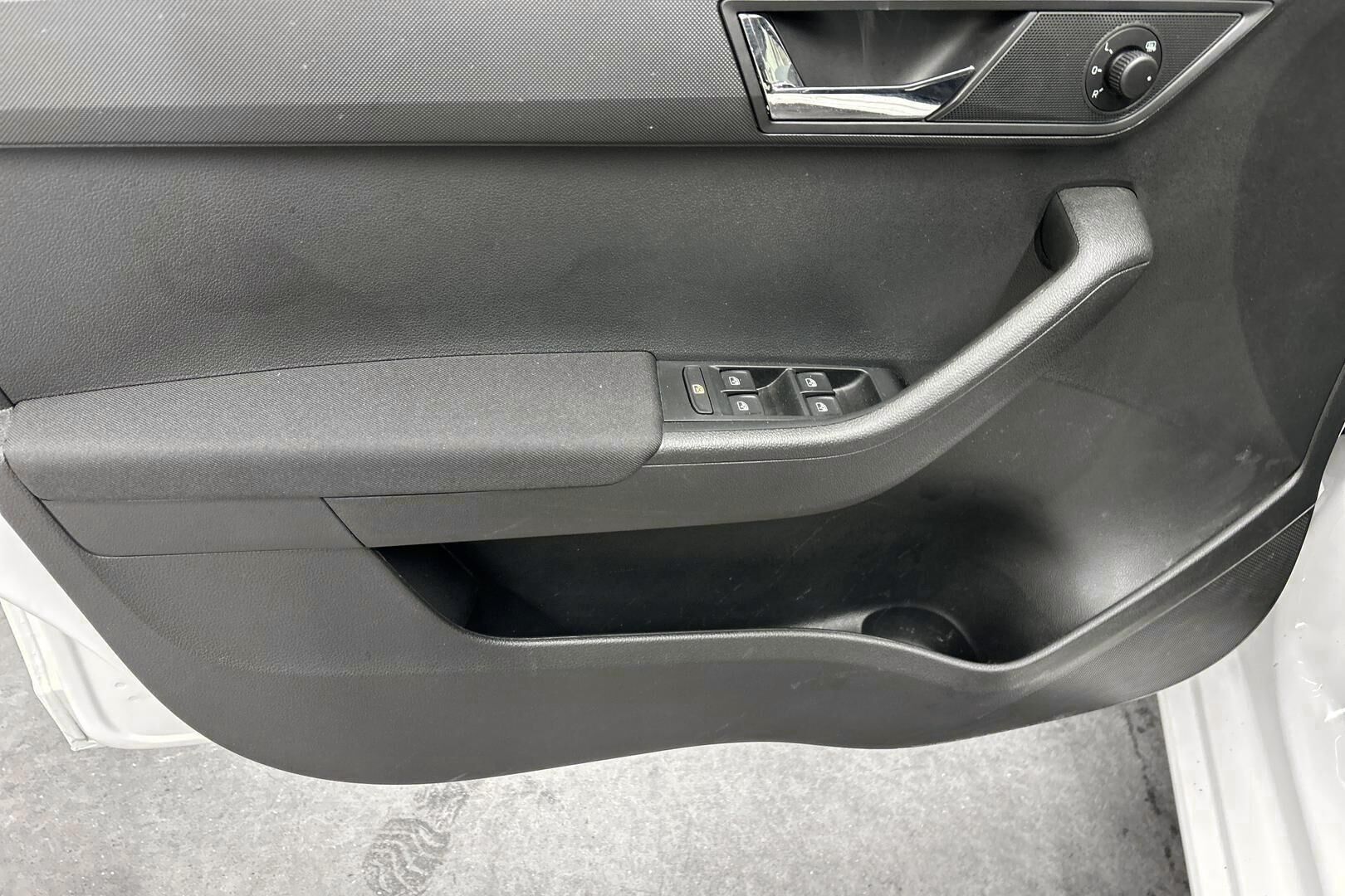 Skoda Fabia iso kuva 12