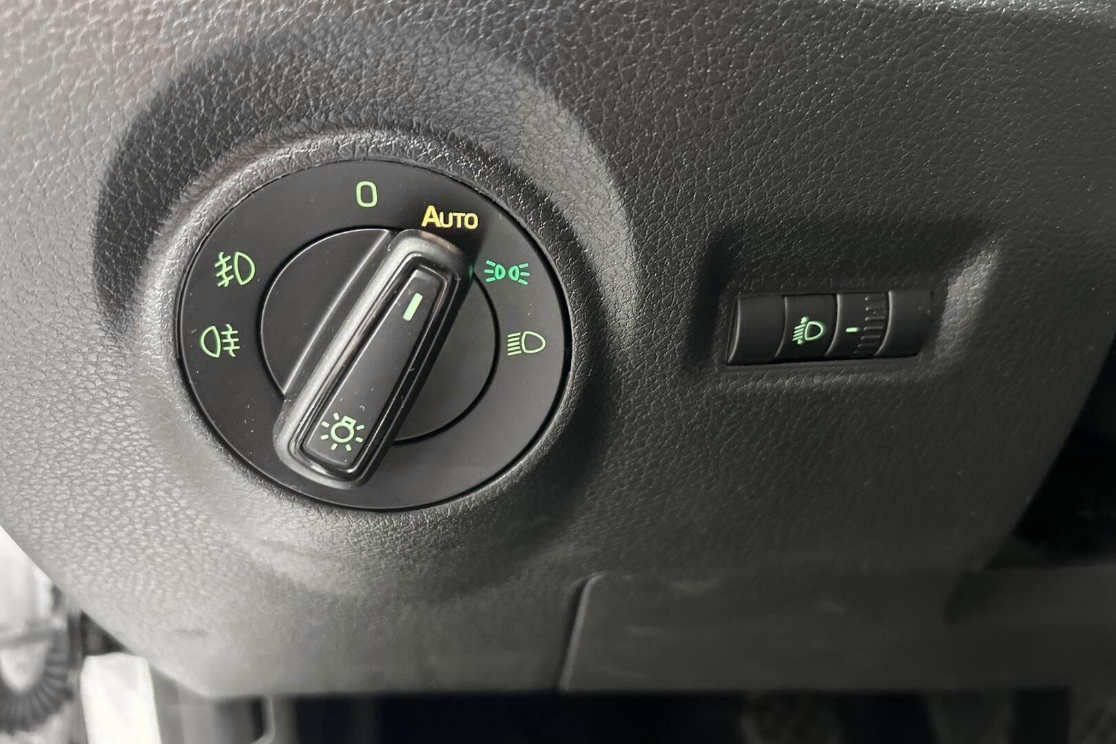 Skoda Fabia iso kuva 13