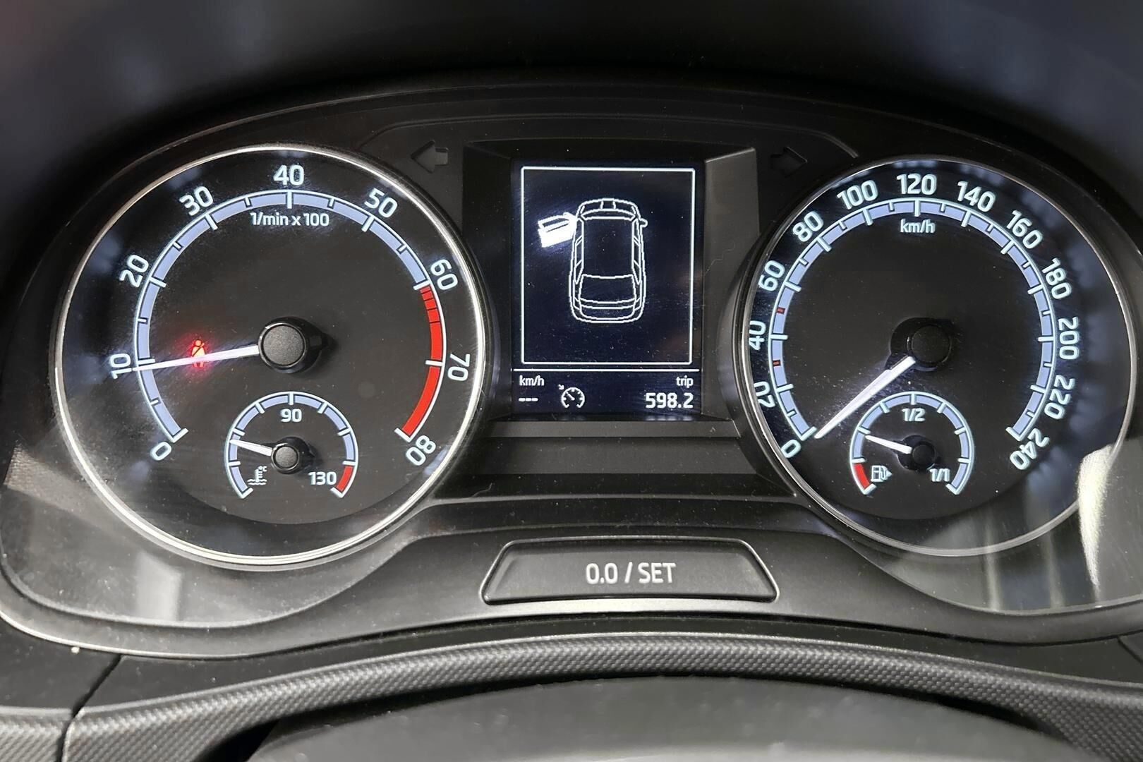 Skoda Fabia iso kuva 24